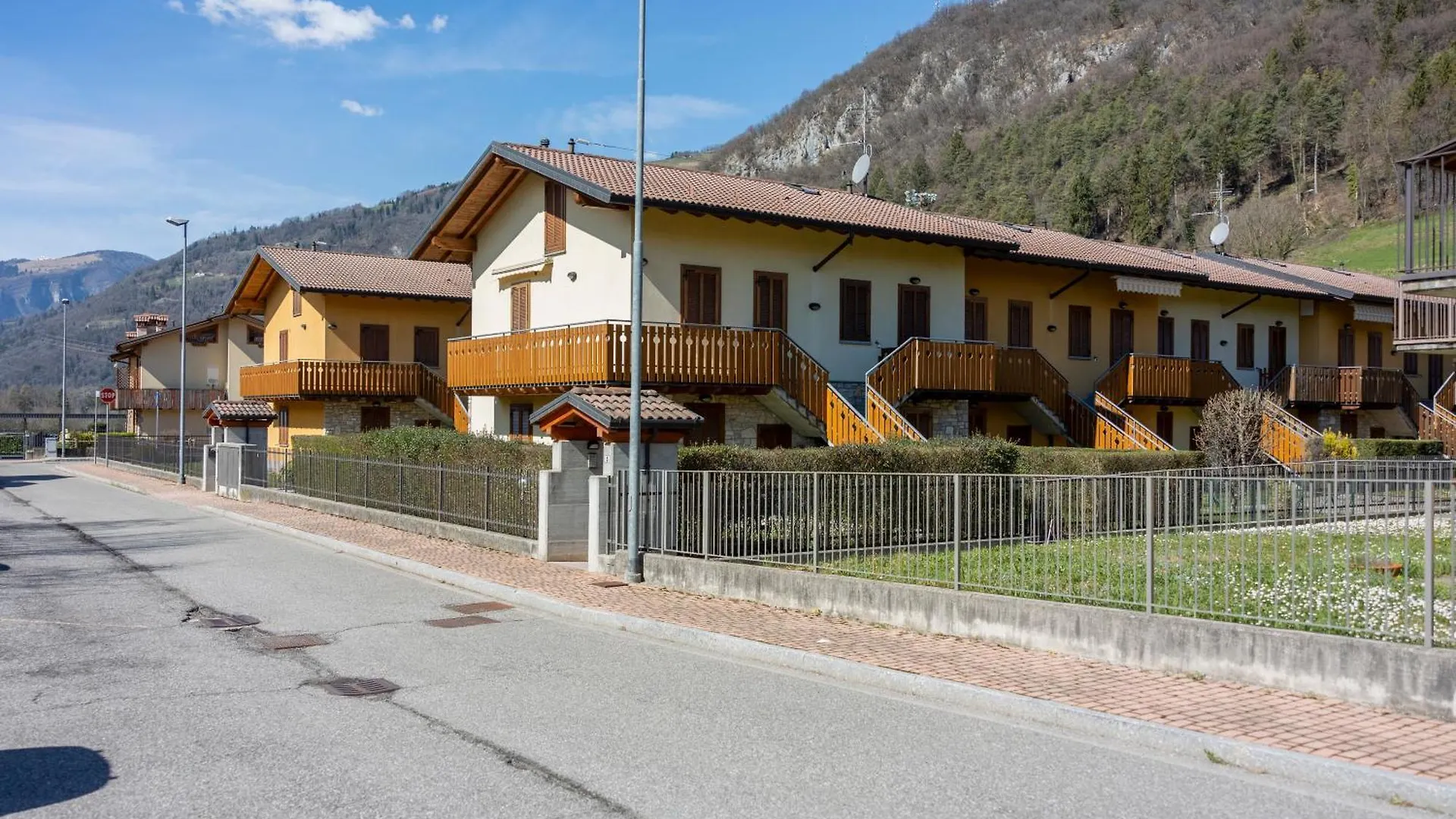 Casa Fiocco Di Neve Con Giardino, Box, Wifi, Self Check In Apartment Clusone